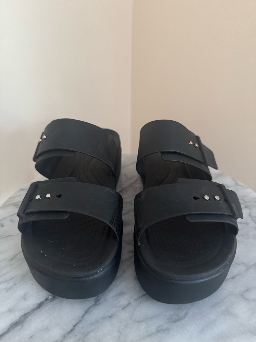 Crocs Brooklyn Buckle Low Wedge Sandal Women’s Size 10 Black LiteRide Comfort - Picture 3 of 8